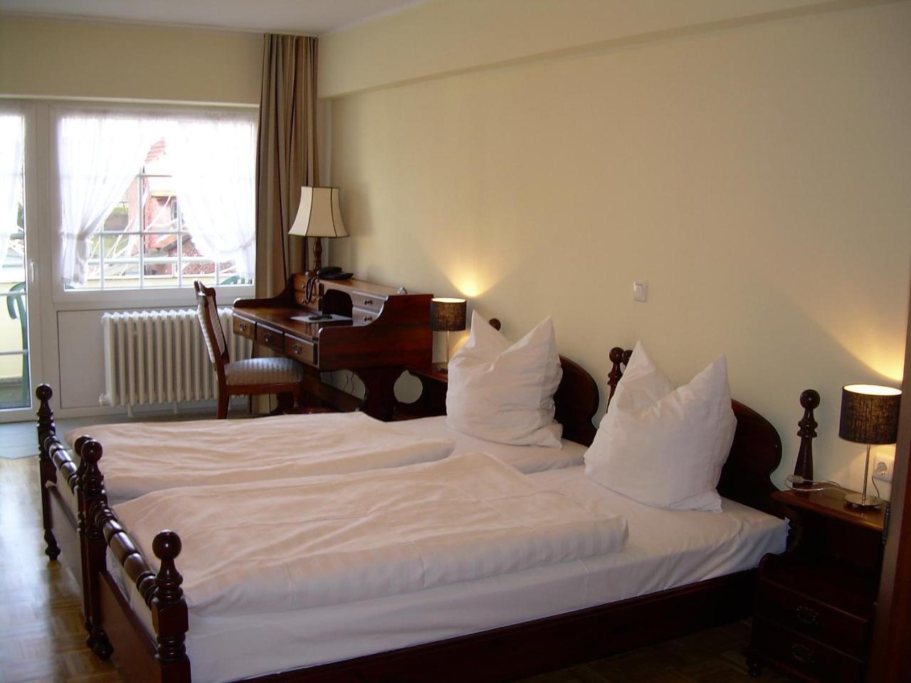 Hotel-Restaurant Saelzerhof Salzkotten Esterno foto